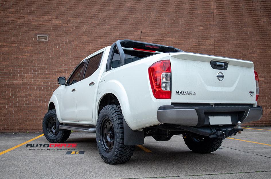 NISSAN-NAVARA-TERRA-SATIN-BLACK